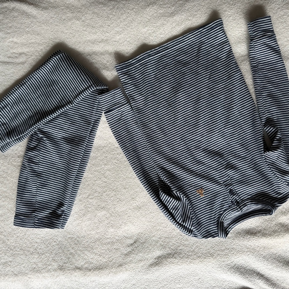 4 GAP Kids Super Soft Pajamas - Picture 9 of 13